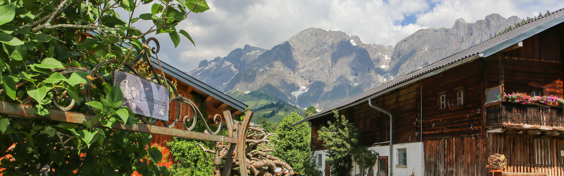 Bauernhof Muehlbach Tiere Spielplatz